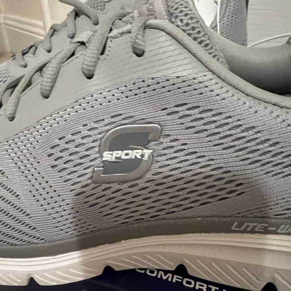 Skechers Men’s Grahm Sneakers in size 9 NWB - Picture 4 of 5